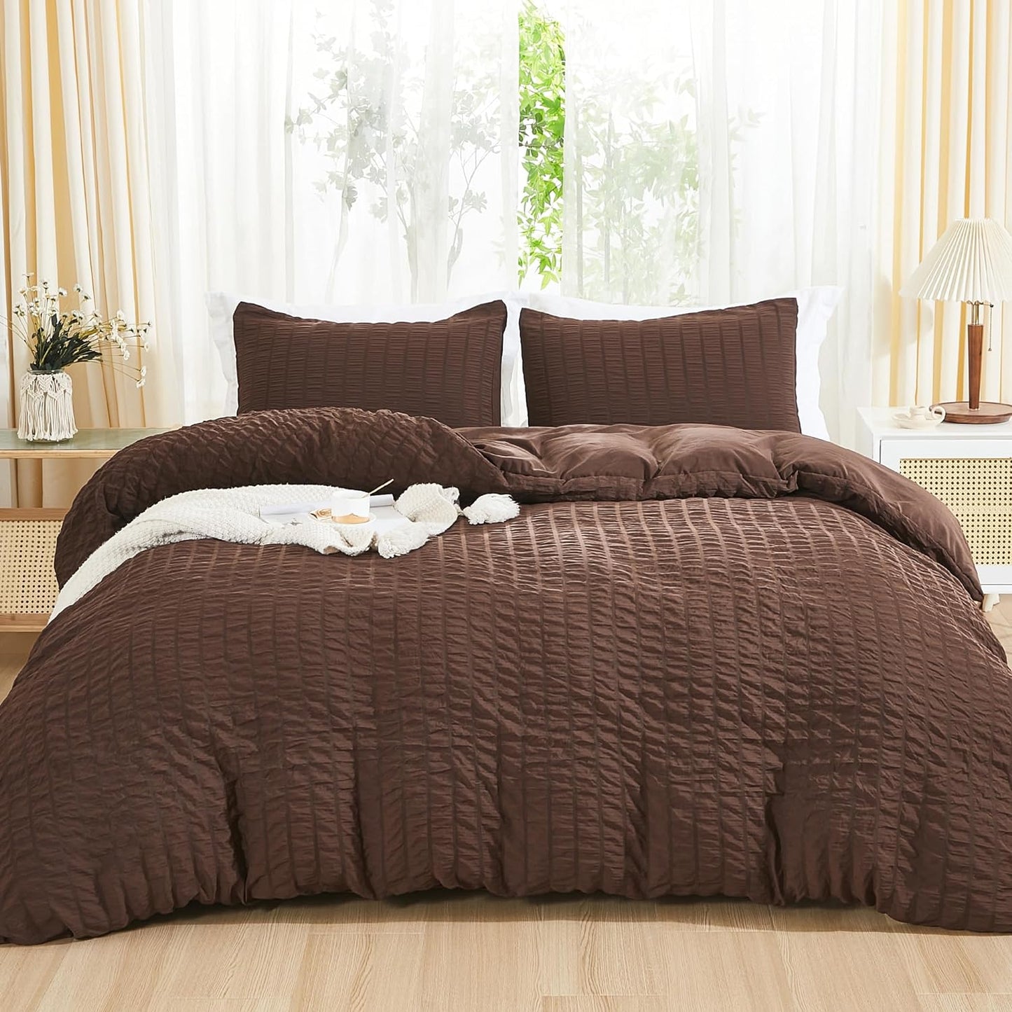 AveLom Brown Duvet Cover King(104 x 90 inches), 3 Pieces (1 Duvet Cover, 2 Pillow Cases), Seersucker Striped Soft Washed Microfiber Textured Duvet Cover Set with Zipper Closure, Corner Ties