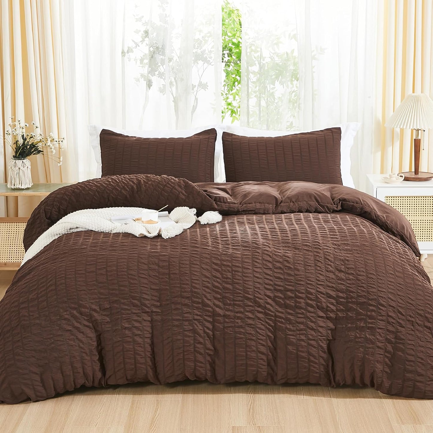 AveLom Brown Duvet Cover Cal King(104 x 98 inches), 3 Pieces (1 Duvet Cover, 2 Pillowcases), Seersucker Striped Soft Washed Microfiber, Textured Duvet Cover Set with Zipper Closure, Corner Ties
