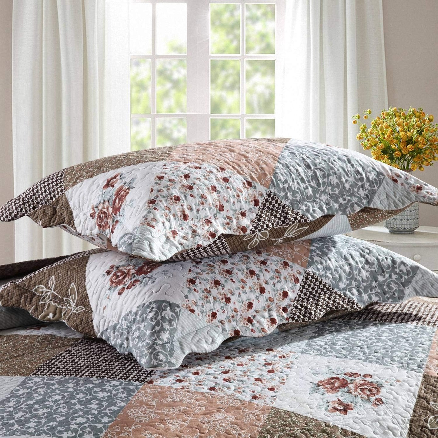 HoneiLife Quilt Set Twin Size - 2 Piece Microfiber Quilts Reversible Bedspreads Patchwork Coverlets Floral Bedding Set All Season Quilts- Splicing Mocha Rose