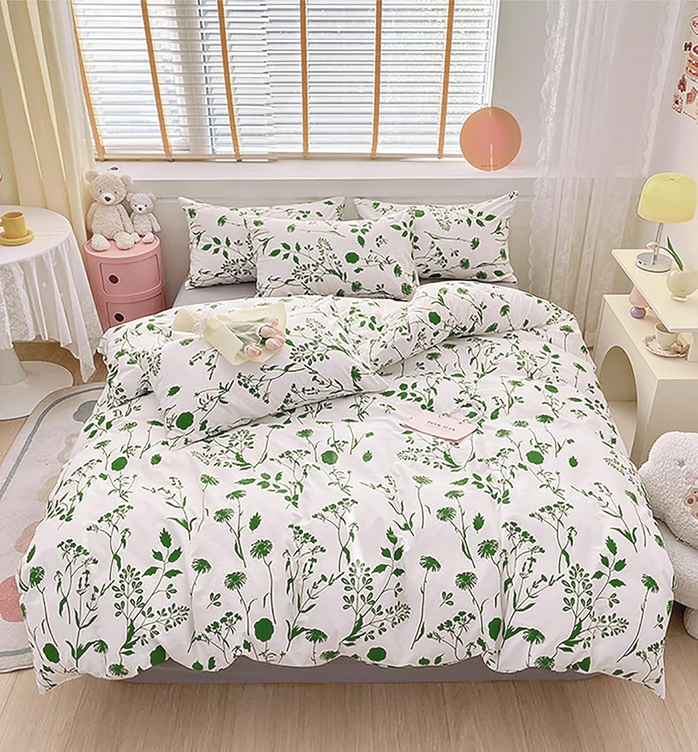 KAREVER Sage Botanical Comforter Queen White Green Floral Plant Bedding Comforter Set Girls Garden Pattern Printed on White Blanket Rustic Leaf Blossom Women White Farmhouse Comforter Queen