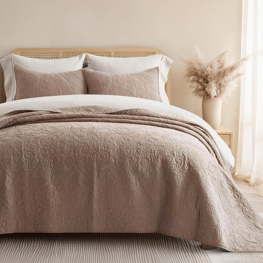 EVERGRACE 100% Cotton Paisley Quilt Set, Queen Size 3 Piece Set – Prewashed Lightweight Bedspread with 2 Shams, Soft & Breathable Matelasse Coverlet for All-Season Comfort, Dusty Brick