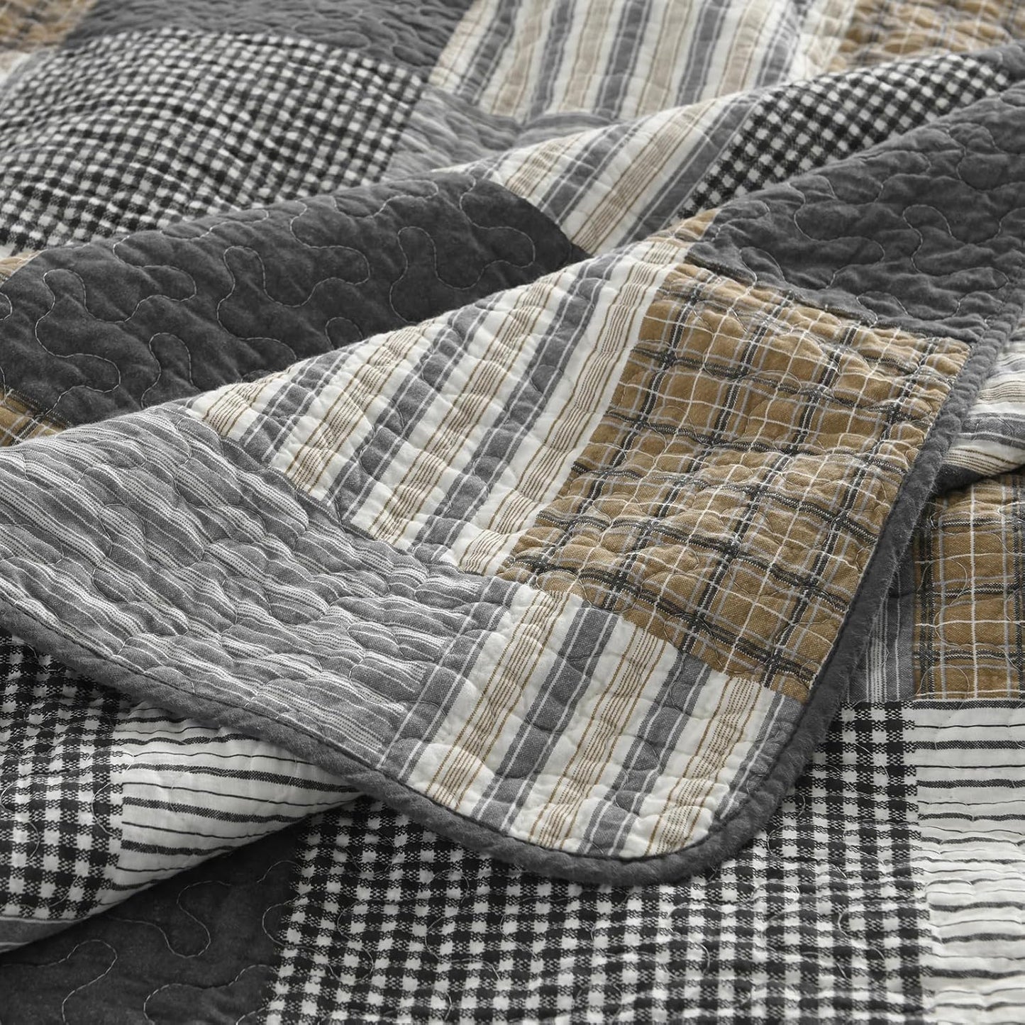 KALOOLA Plaid Quilts Queen Size, 100% Cotton Soft Lightweight Bedding Set 3 Pieces, Farmhouse Quilted Bedspread with 2 Pillowshams for Queen Bed, Grey White Black Coverlet for All Season