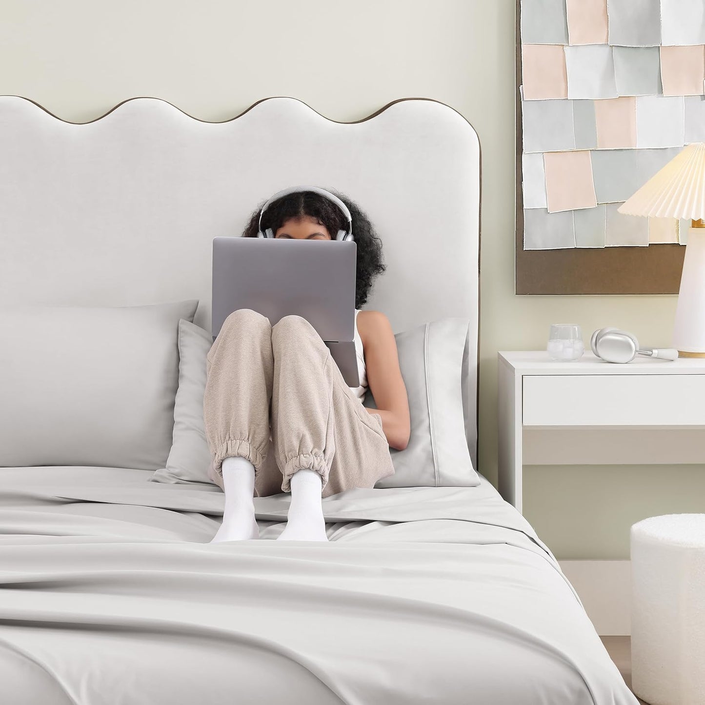 UGG Full XL Sheet Set 4-Piece Luxury Cooling Sheets Deep Pockets Premium Bedding with 2 Pillow Shams Machine Washable, for Dorm Essentials & College Bedding, Full XL, Stone Grey (Hedi)