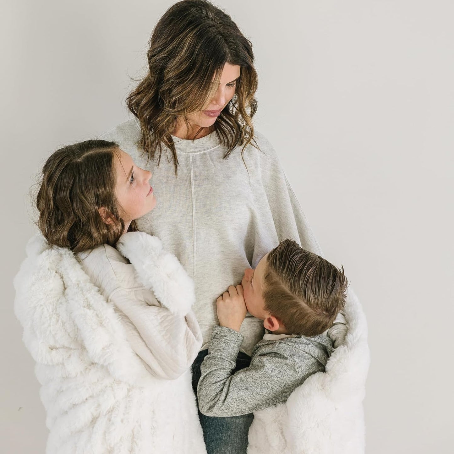 Minky Designs Polar Bear Minky Blanket – Ultra Soft Faux Fur Throw Blanket for Couch, Bed & Home – Fluffy, Warm & Luxurious – Chic Collection (Large, 60x72)
