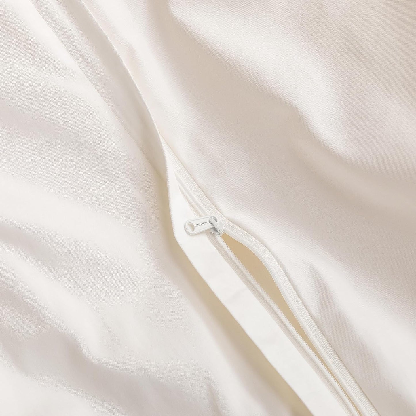 MooMee Duvet Cover Set 100% Extra Long Staple Cotton 600 Thread Count Silky Sateen Smooth Luxury Soft Breathable Durable Hotel Quality Bedding, 3 Pieces (Creamy White, Super King 108"x98")