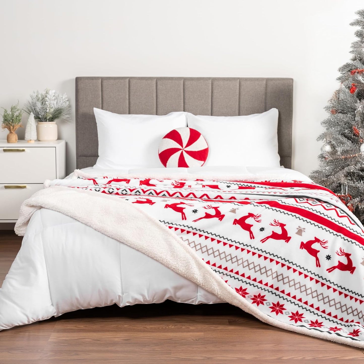 PAVILIA Premium Christmas Sherpa Throw Blanket | Christmas Decoration Gift, Fleece, Plush, Warm, Cozy Reversible Microfiber Holiday Blanket | White Reindeer - 60x80 Twin