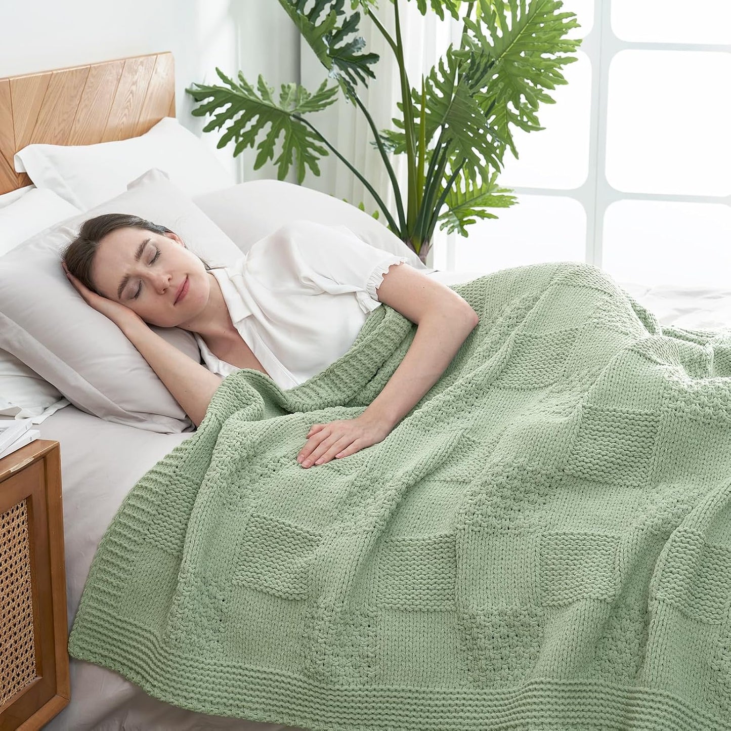 Amélie Home Checkered Chenille Knit Throw Blanket for Couch, Classic Texture Decorative Soft Blanket for Sofa, Chair & Bedroom, 50"x60", Sage Green