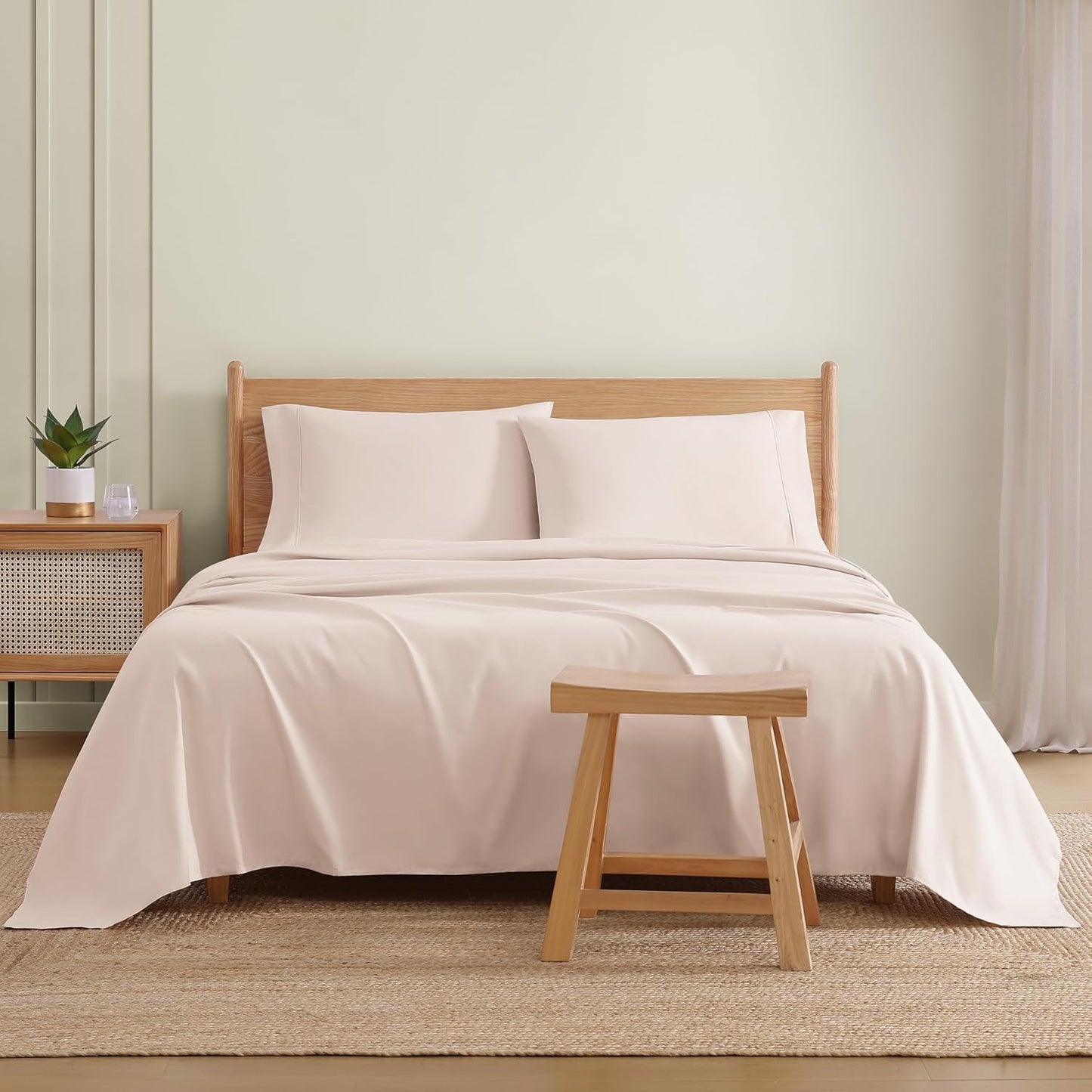 UGG Queen Sheet Set 4-Piece Luxury Cooling Sheets Deep Pockets Premium Bedding with 2 Pillow Shams Hypoallergenic Machine Washable Soft Lightweight Bed Set for Bedroom, Queen, Shell Pink (Hedi)