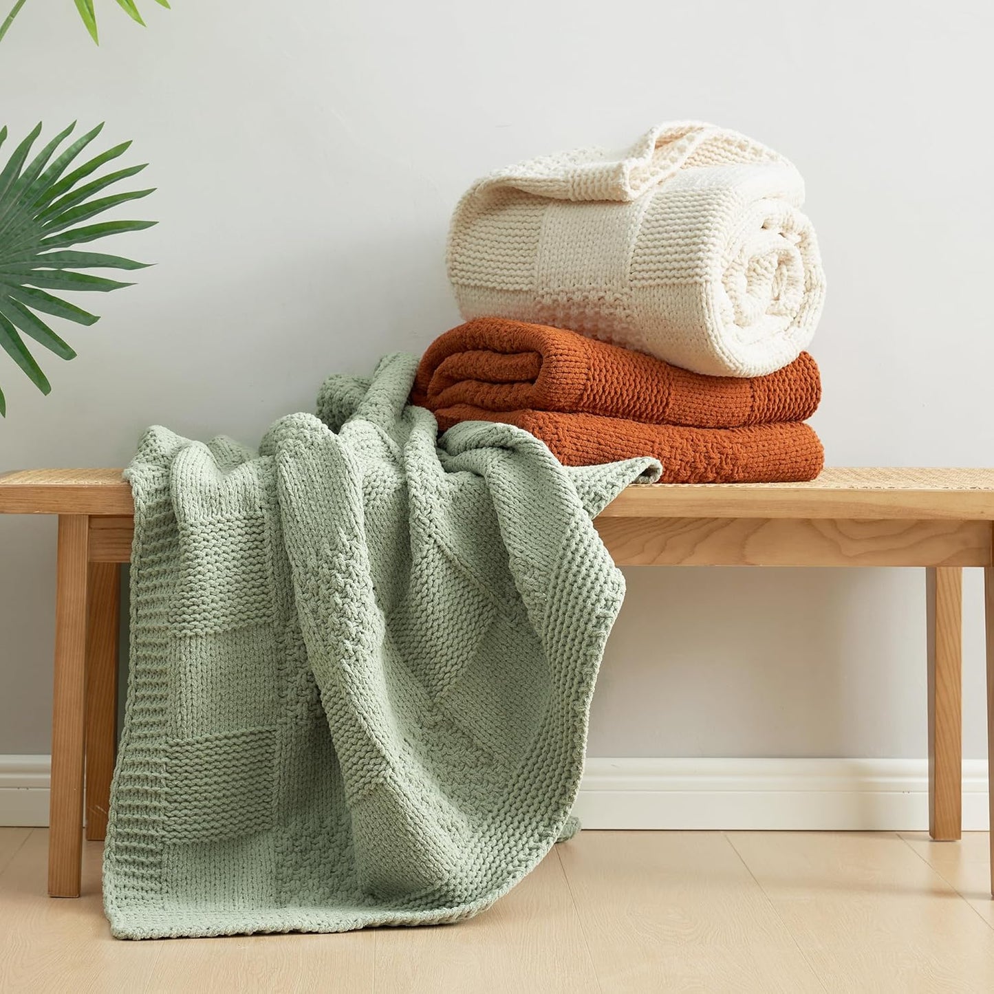 Amélie Home Checkered Chenille Knit Throw Blanket for Couch, Classic Texture Decorative Soft Blanket for Sofa, Chair & Bedroom, 50"x60", Ivory