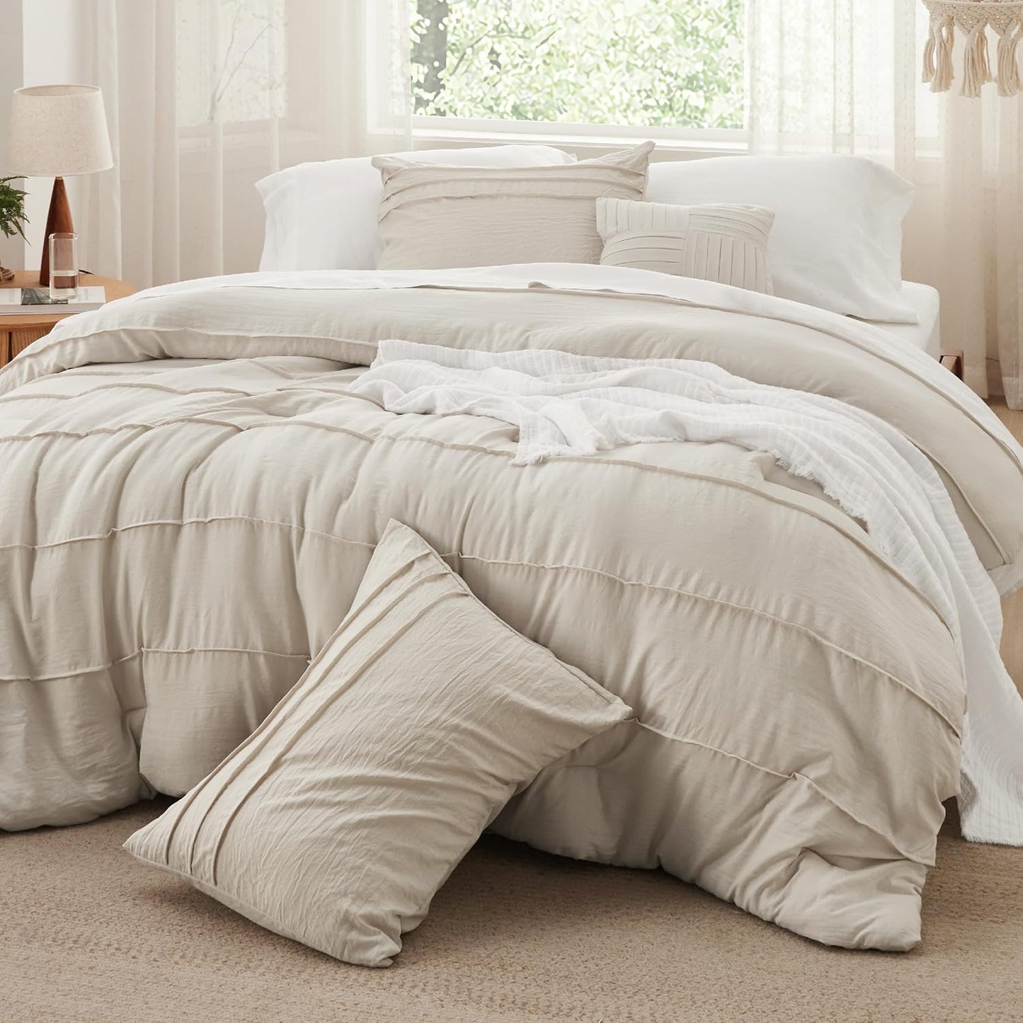 Bedsure Beige King Size Comforter Set - 4 Pieces Pinch Pleat Bed Set, Down Alternative Bedding Sets for All Season, 1 Comforter, 2 Pillowcases, 1 Decorative Pillow