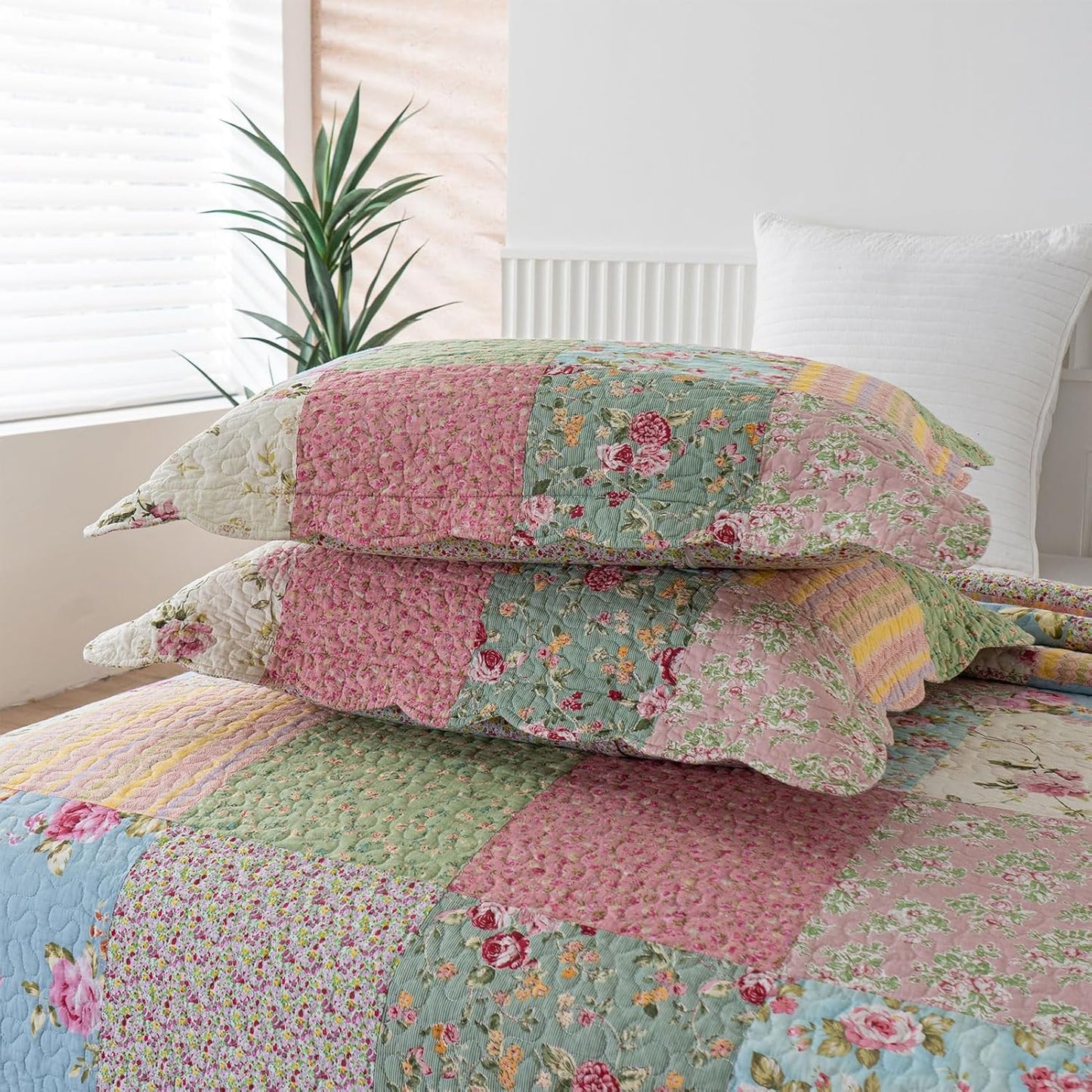 YAYIDAY Oversized King Bedspreads Patchwork Quilt Set (120x118 Inch) - 100% Cotton Reversible Breathable Floral Quilted Coverlet with Pillow Shams Fit All Season