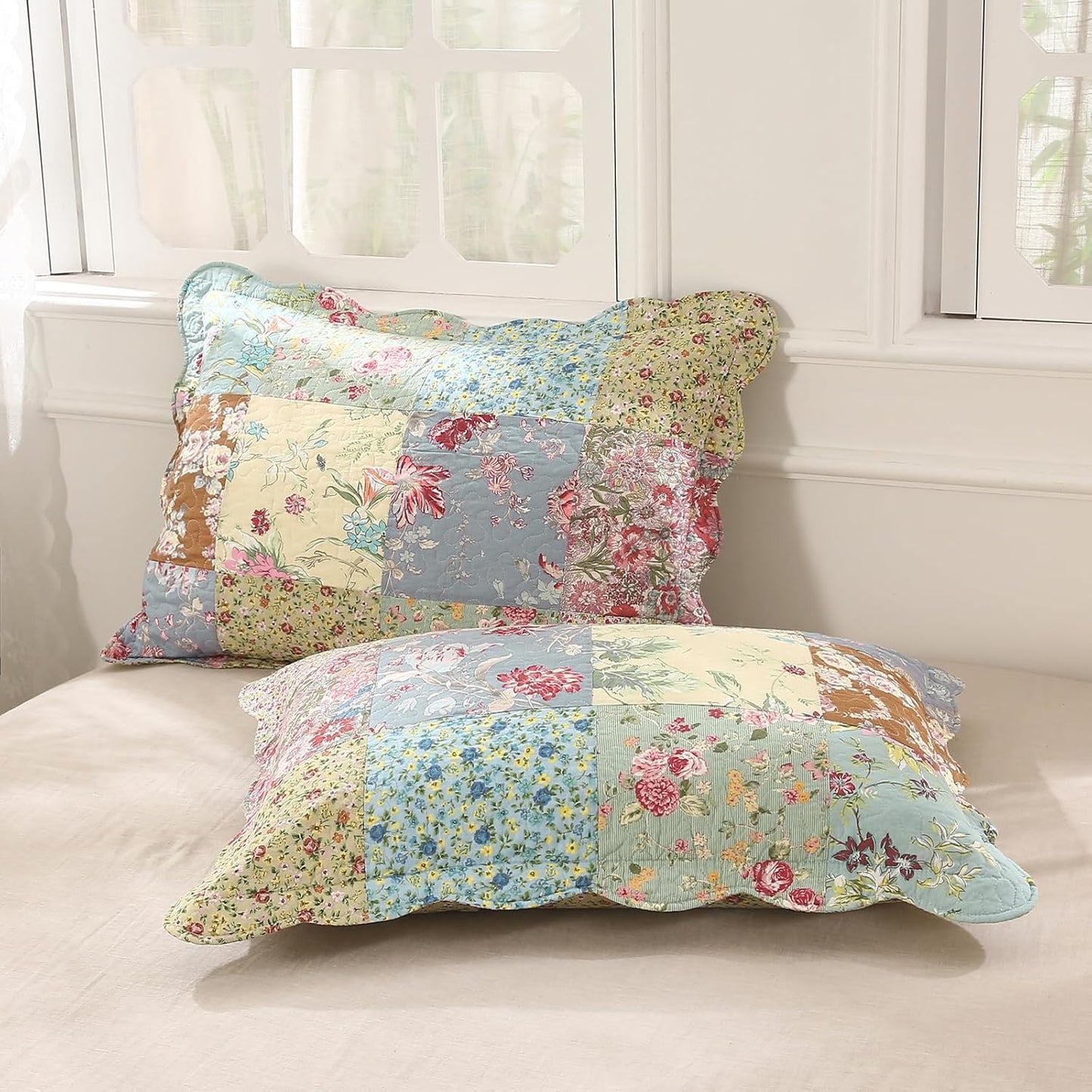 vctops Boho Patchwork Cotton Quilted Bedspread Quilt Set Queen Size 3 Pieces Soft Reversible Lightweight Coverlet Set Floral Print 1 Quilt and 2 Pillow Shams (Purple,Queen)