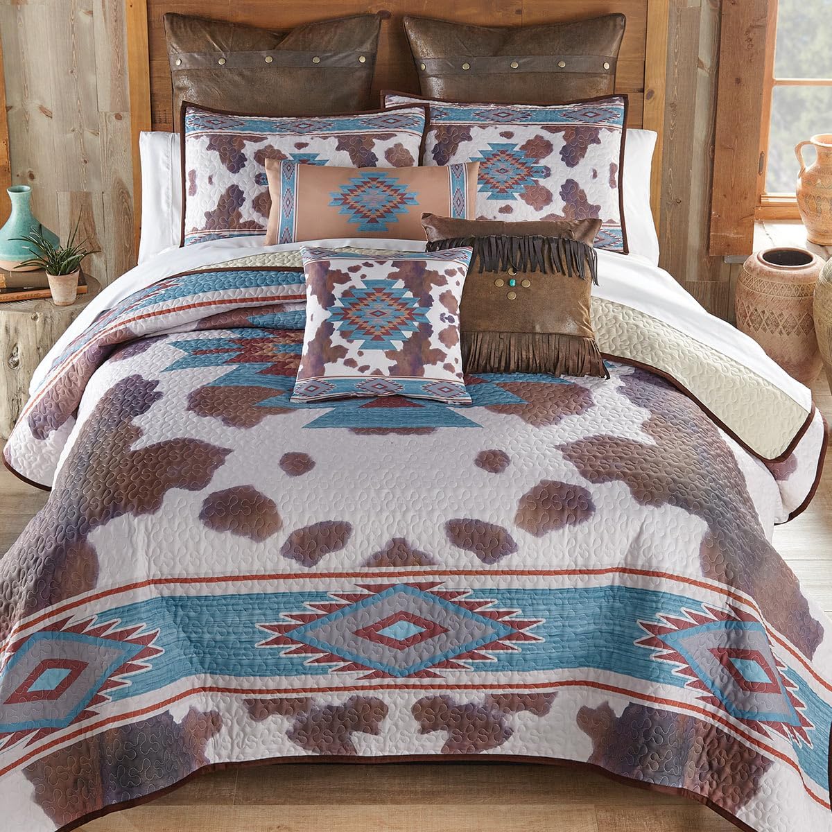 BLACK FOREST DECOR Aztec Cowhide King Quilt Set - Lightweight, Southwest Style Bedding with Cowhide and Geometric Patterns, Includes Quilt and Shams, Machine Washable