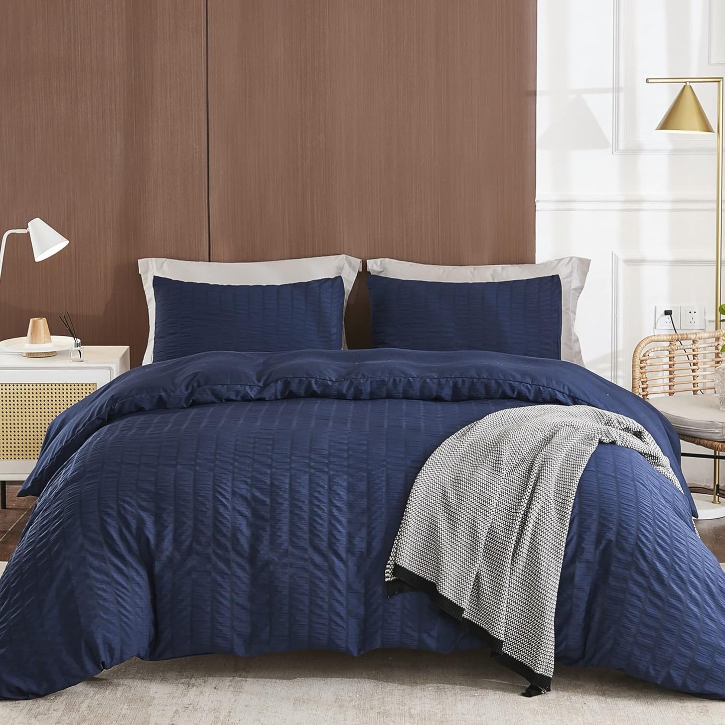 AveLom Navy Blue Duvet Cover King (104 x 90 inches), 3 Pieces (1 Duvet Cover + 2 Pillow Cases), Seersucker Textured Ultra Soft Washed Microfiber, Textured Duvet Cover with Zipper Closure, Corner Ties