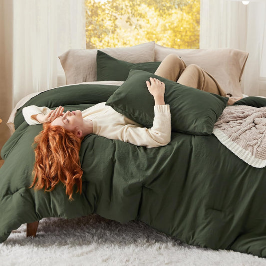 Bedsure Full Size Comforter Set, Dark Green Soft Prewashed Bedding for All Seasons, 3 Pieces GentleSoft™ Warm Down Alternative Bed Set, 1 Lightweight Comforter (82"x86") and 2 Pillowcases (20"x26")