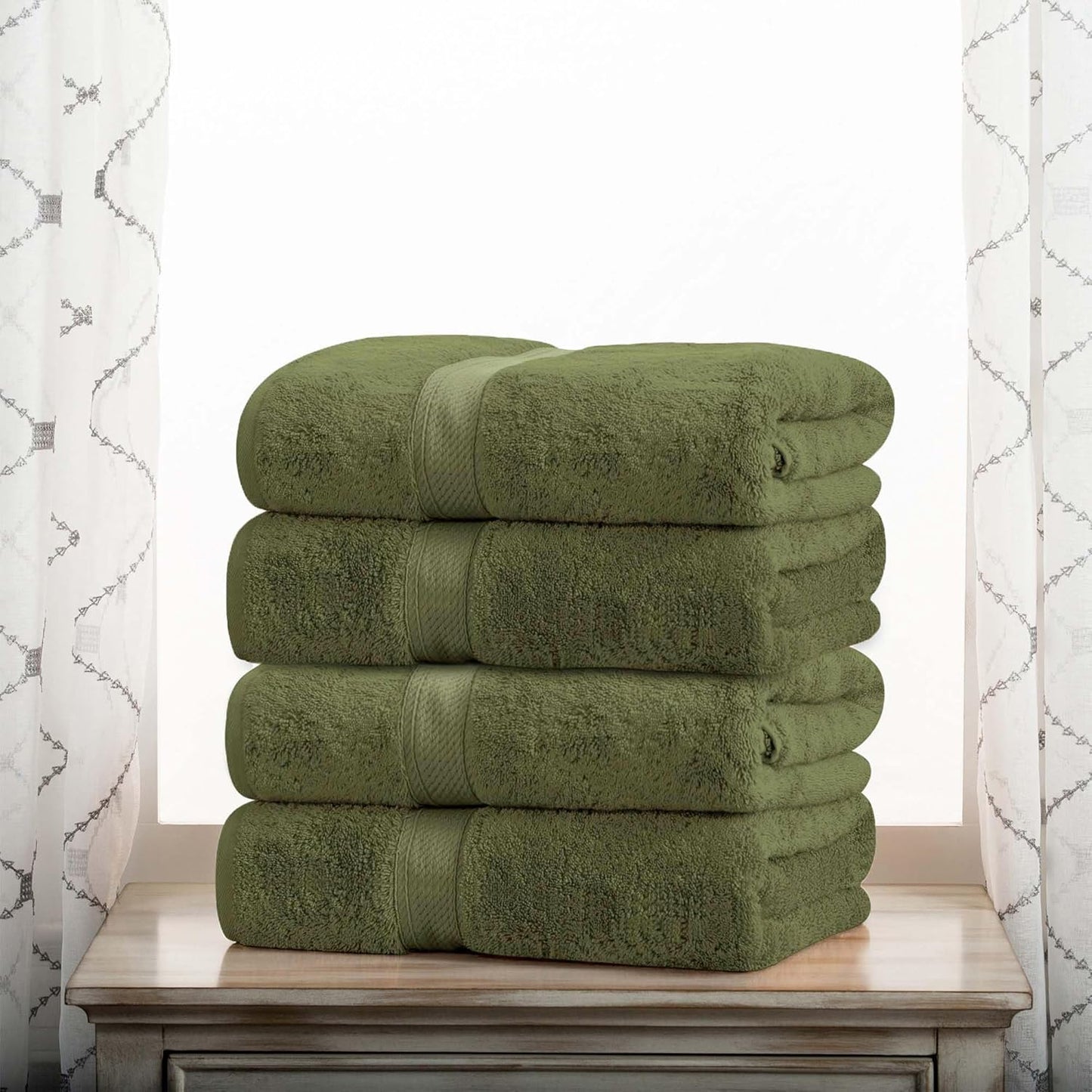 SUPERIOR Egyptian Cotton Pile Bath Towel Set of 4, Ultra Soft Luxury Towels, Thick Plush Essentials, Absorbent Heavyweight, Guest Bath, Hotel, Spa, Home Bathroom, Shower Basics, Forest Green