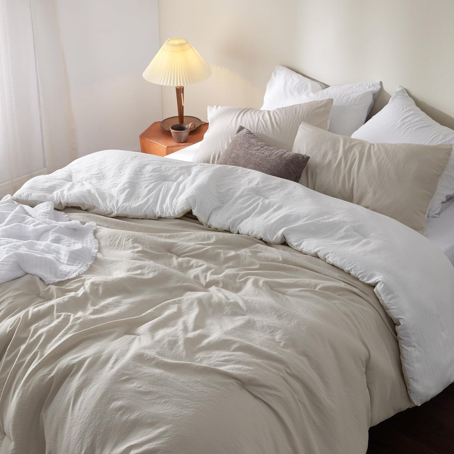 Bedsure Queen Size Comforter Set, Reversible Beige Soft Prewashed Bedding for All Seasons, 3 Pieces Warm Down Alternative Bed Set, 1 Lightweight Comforter (90"x90") and 2 Pillowcases (20"x26")