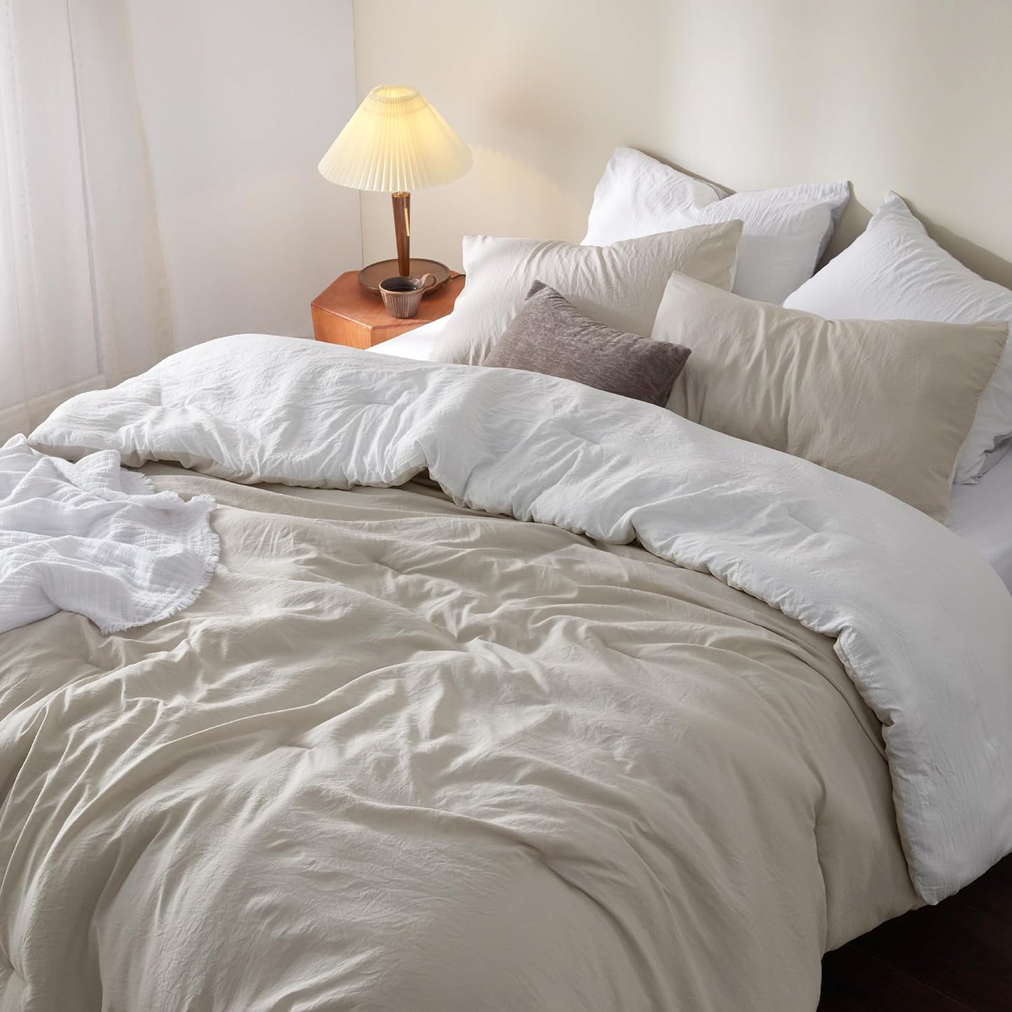 Bedsure Full Size Comforter Set, Reversible Beige Soft Prewashed Bedding for All Seasons, 3 Pieces Warm Down Alternative Bed Set, 1 Lightweight Comforter (82"x86") and 2 Pillowcases (20"x26")