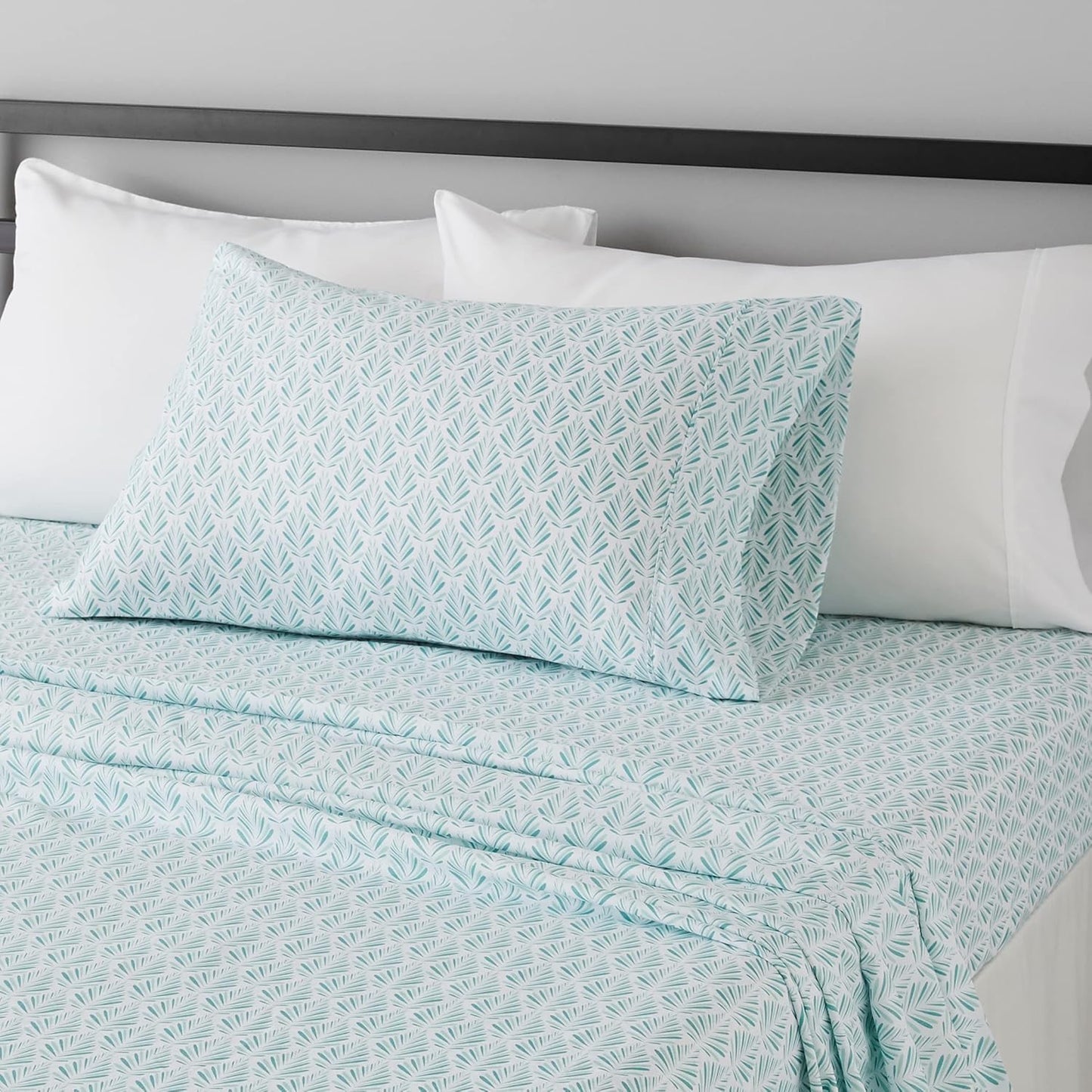 Amazon Basics Lightweight Super Soft Easy Care Microfiber 3 Piece Bed Sheet Set With 14-Inch Deep Pockets, Twin XL, Aqua Fern, Printed