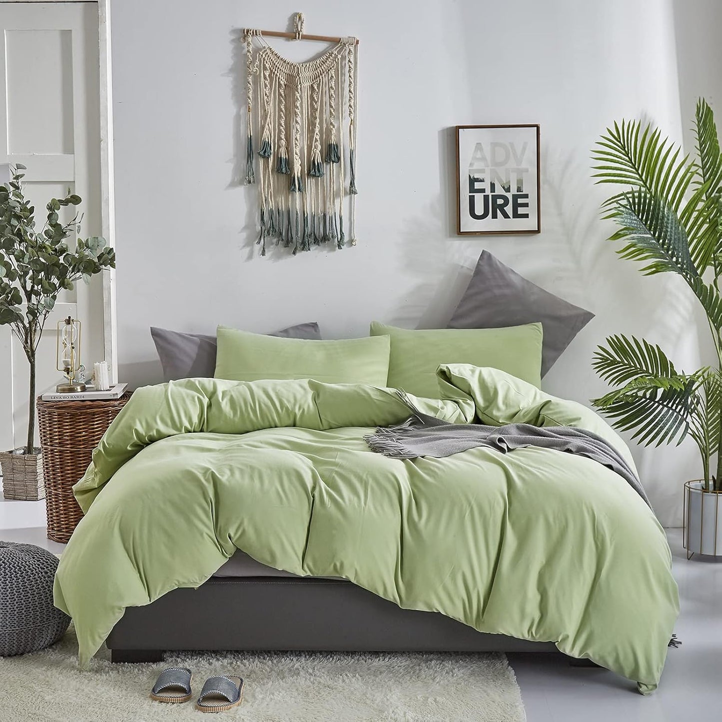 KAREVER Sage Green Comforter Queen Light Green Bedding Set Soft Lightweight 3 Pieces Green Comforter Set 1 Queen Comforter (90x90 inches) with 2 Pillowcases (20x26 inches)