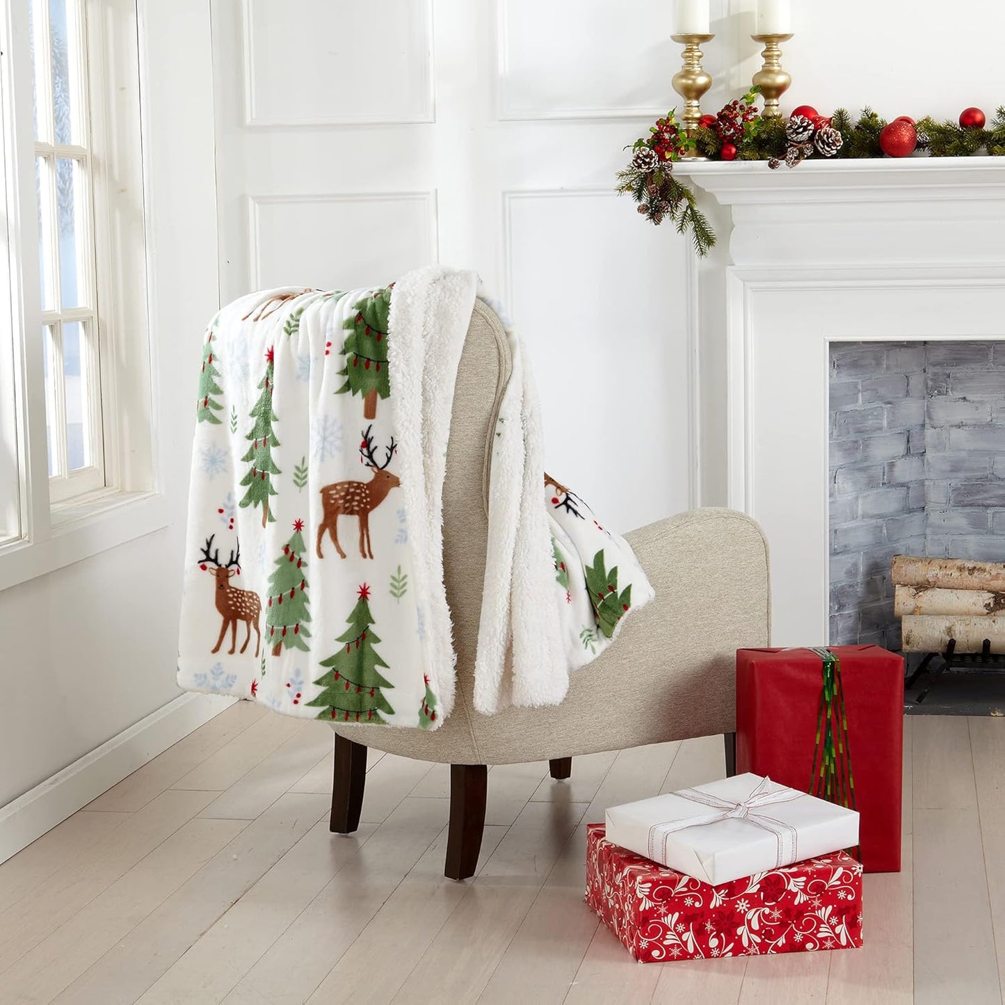 Great Bay Home Soft Velvet Plush and Sherpa Fleece 50" x 60" Holiday Throw Blanket | Christmas Throw for Sofa and Bed | Cozy & Warm Plush Throw Blanket | Holiday Blankets and Throws Eve Collection