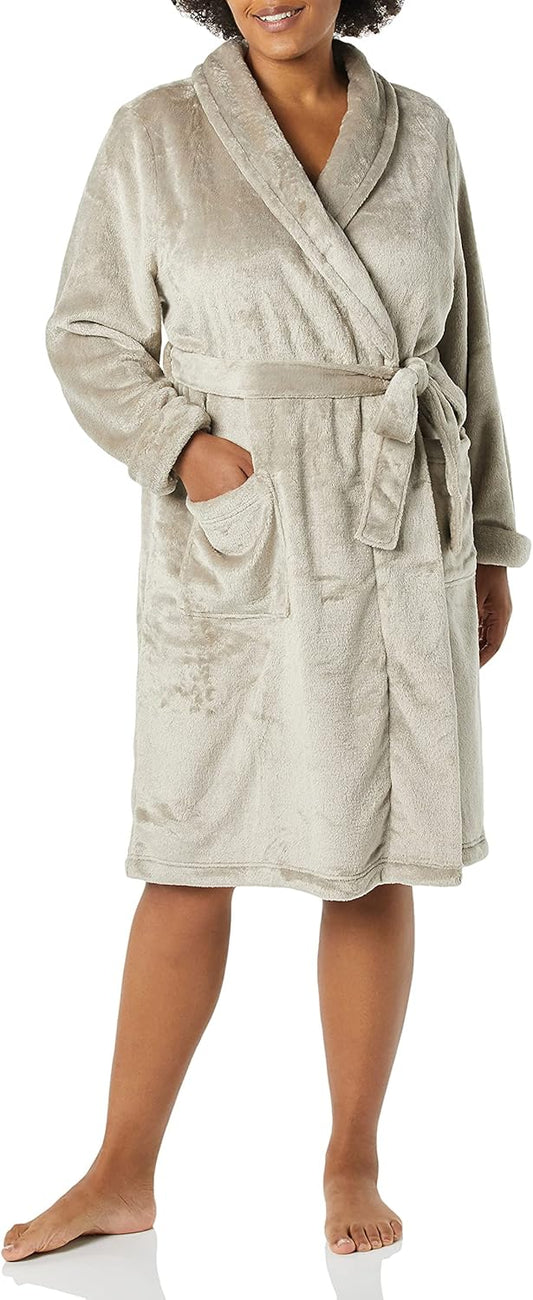 Amazon Essentials Women's Mid-Length Plush Robe (Available in Plus Size)