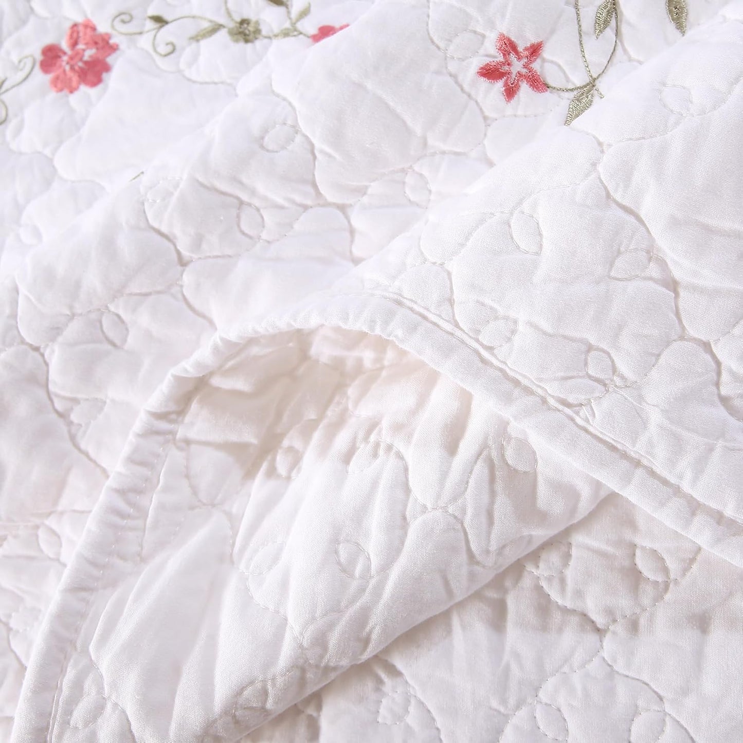 Quilt Set Circular Floral 3D Embroidery Pattern 3 PCS 100% Cotton Reversible Quilted Embroidered Decorative Bedspreads Coverlet Set, Lightweight &Soft Queen Size White Bedding Coverlet for All Season