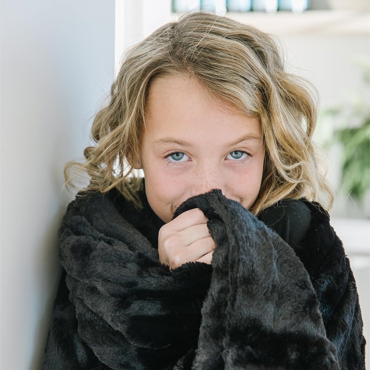 Minky Designs Jaguar Black Minky Blanket – Ultra Soft Faux Fur Throw Blanket for Couch, Bed & Home – Fluffy, Warm & Luxurious – Posh Collection (Medium, 50x60)