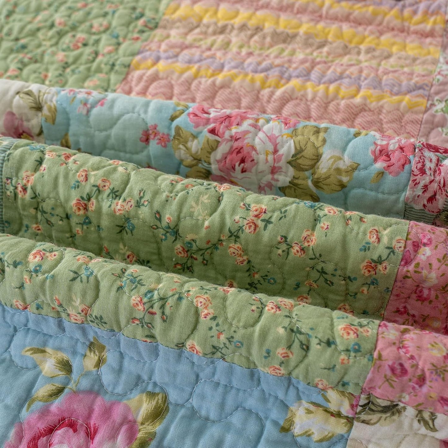 YAYIDAY Quilt King Size Patchwork Bedspread Set - 100% Cotton Reversible Breathable Floral Quilted Quilt with Pillow Shams Fit All Season