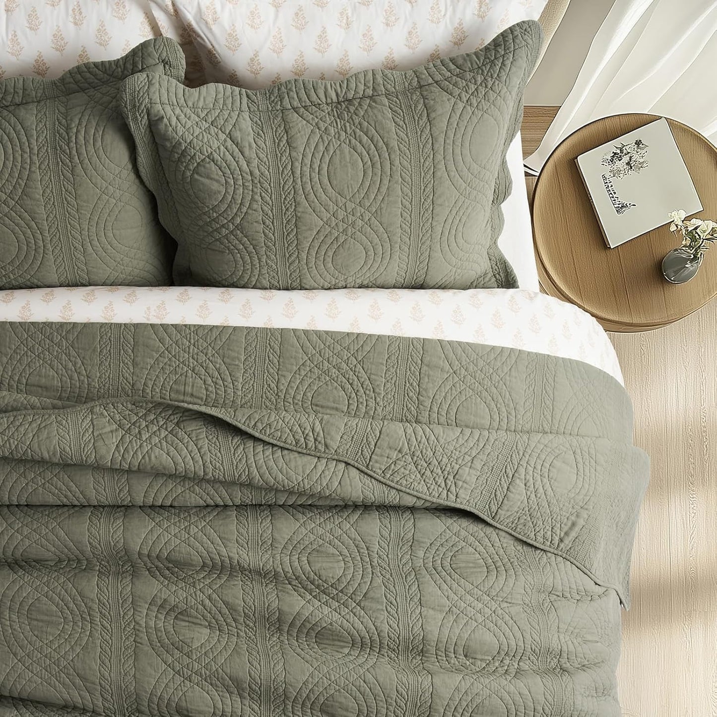 EVERGRACEHOME 100% Cotton Scallop Quilt Set, Queen Size 3 Piece Set – Lightweight Bedspread with 2 Shams, Soft Prewashed Matelasse Coverlet for Cozy and Elegant Bedding, Olive Green