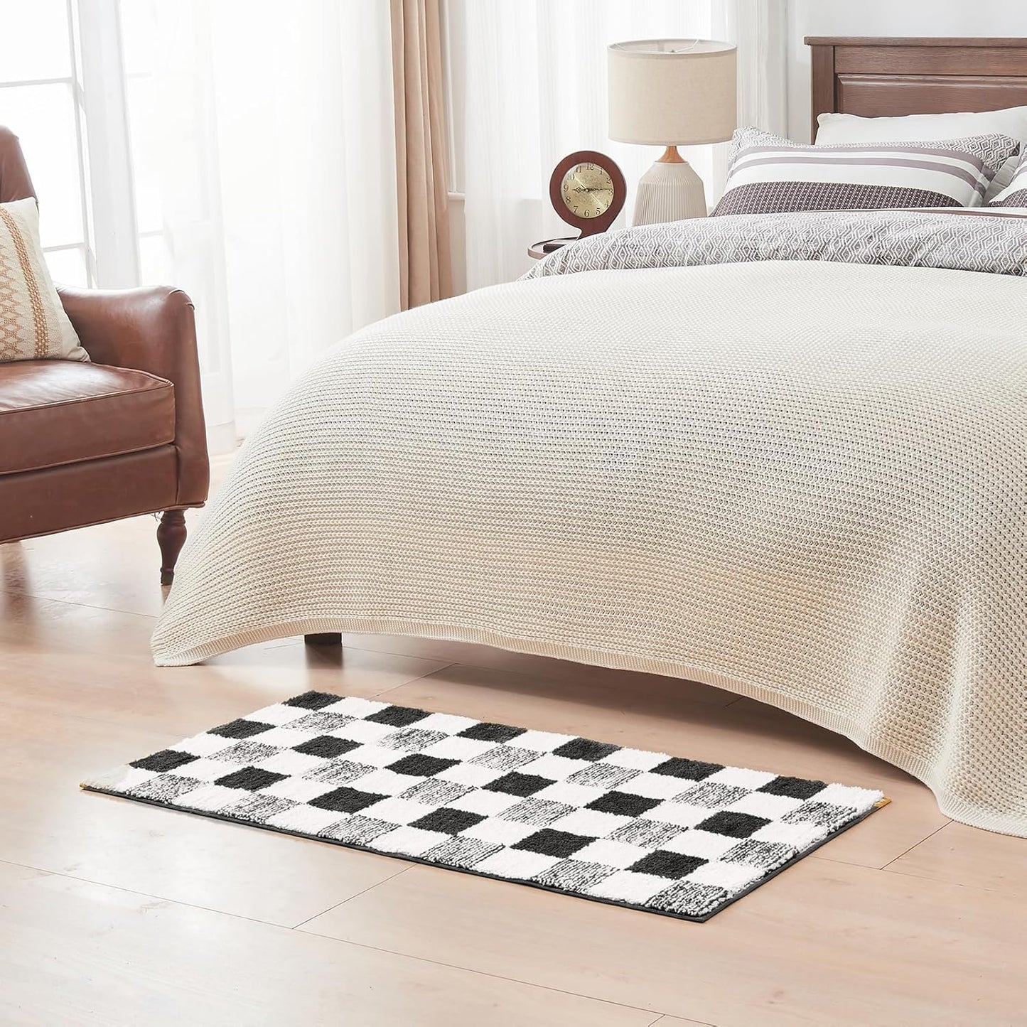 CozeCube Bath mats for Bathroom Non Slip, Fluffy Absorbent Microfiber Bath mat Washable, Aesthetic Bathroom Rugs, Cute Jet Black Checkered Bath mat, Jet Black, 32" x 20"