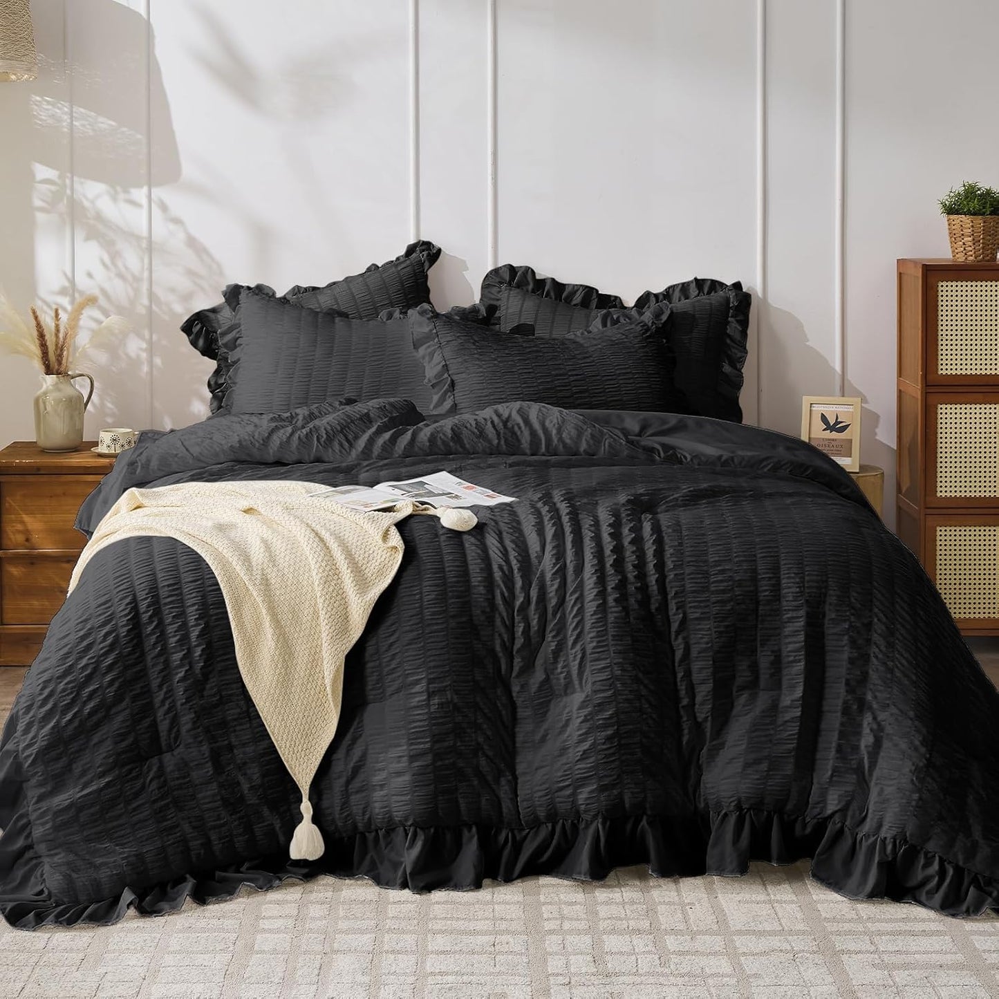 JOLLYVOGUE Black Twin Size Comforter Set, 2 Pieces Seersucker Lightweight Fluffy Bedding Set, Twin Ruffle Comforter, All Season Soft Microfiber Shabby Chic Bed Set for Girls
