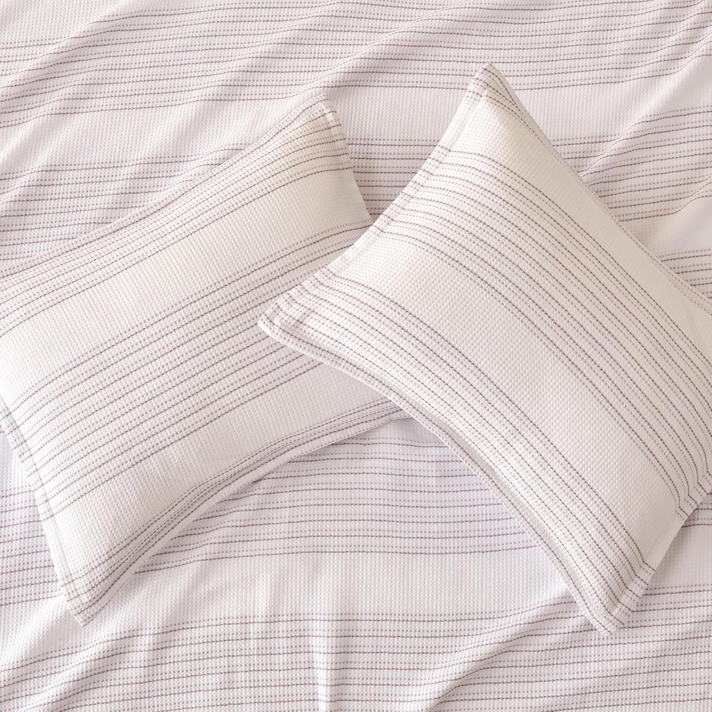 Amazon Basics Waffle Weave Microfiber 3-Piece Duvet Cover Set, Includes 1 Duvet Cover and 2 Pillow Shams, Full, Pink Striped