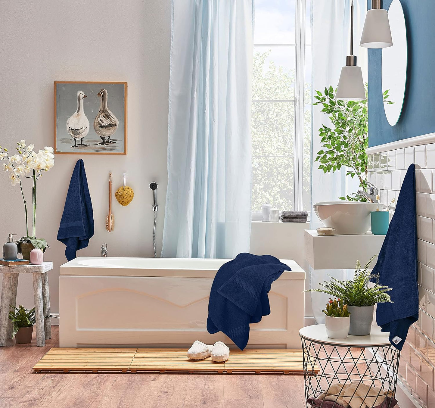 Utopia Towels 8 Piece Premium Towel Set, 2 Bath, 2 Hand, and 4 Wash Cloths, 600 GSM 100% Ring Spun Cotton, Highly Absorbent Towels for Bathroom, Gym, Hotel, and Spa, Navy Blue