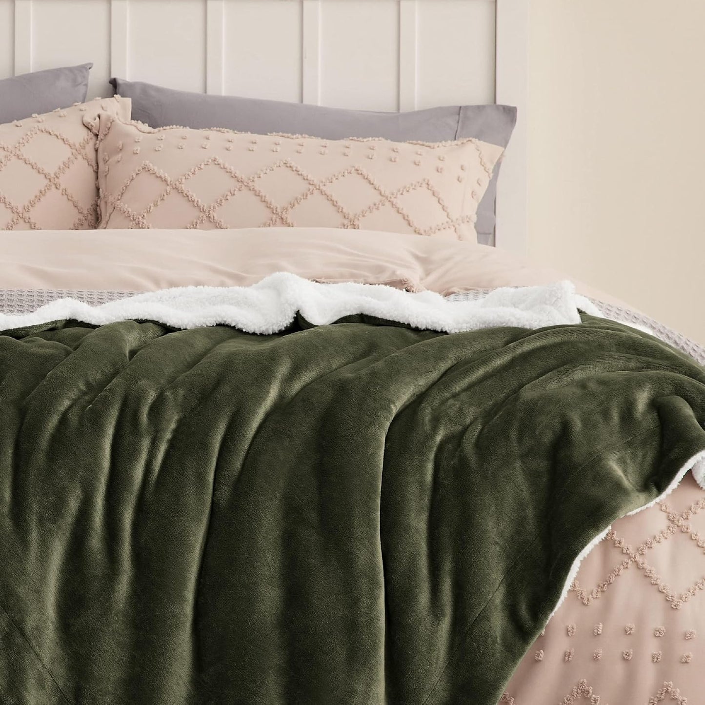 Bedsure GentleSoft Sherpa Fleece Throw Blanket Twin Size for Couch - Thick and Warm Throw for Women and Men, Soft Fuzzy Plush Twin Blanket for Winter, Olive Green, 60x80 Inches