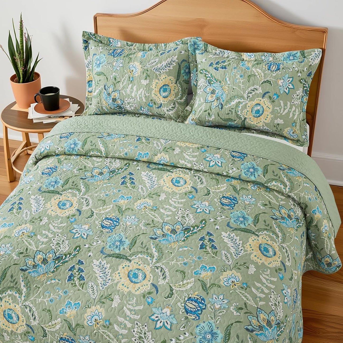 BEDIFANY Farmhouse King Quilt Bedding Set - Cotton Lightweight Bedspread with Floral Pattern, 98x106 Inch All Season Coverlet Set, 3 Piece (Quilt + 2 Pillow Shams)