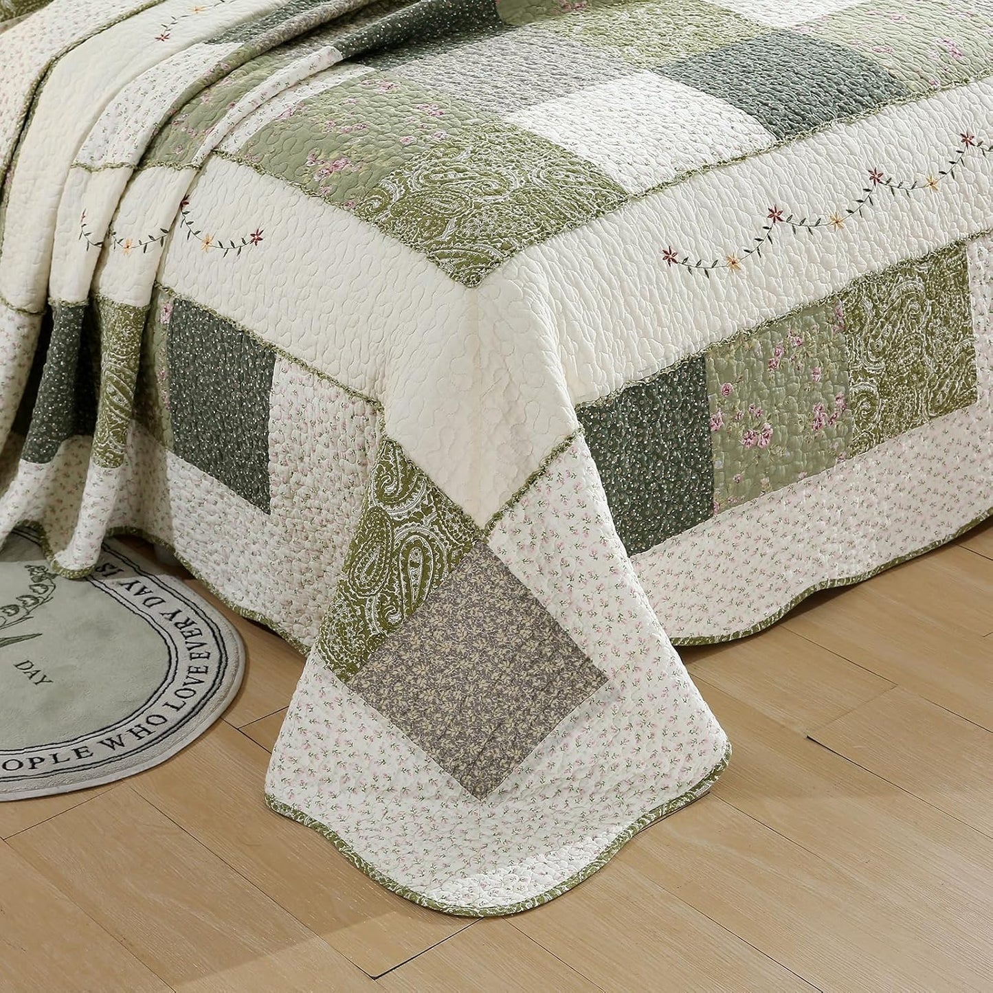 vctops Farmhouse Green 3 Piece Patchwork Quilted Set Floral Embroidery Cotton Bedding Set Lightweight Reversible Bedspread Coverlet 1 Quilt + 2 Pillow Shams (Green Floral,91"x98")