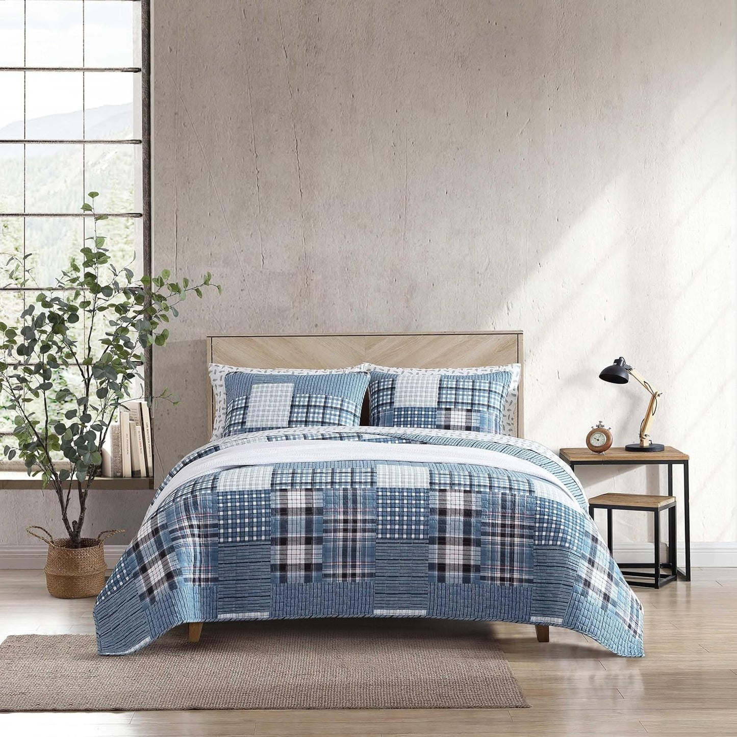 Eddie Bauer - King Quilt Set, Reversible Cotton Bedding with Matching Shams, Patchwork Plaid Bedding Set (Hawthorne Blue, King)