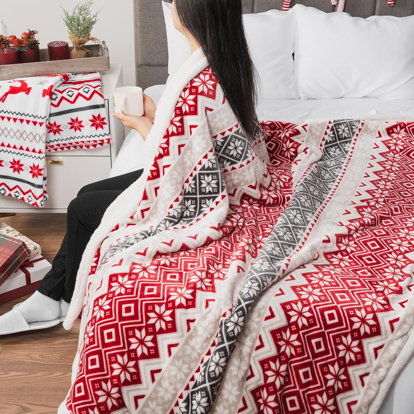 PAVILIA Premium Christmas Sherpa Throw Blanket | Christmas Decoration, Fleece, Plush, Warm, Cozy Reversible Microfiber Holiday Blanket 60x80