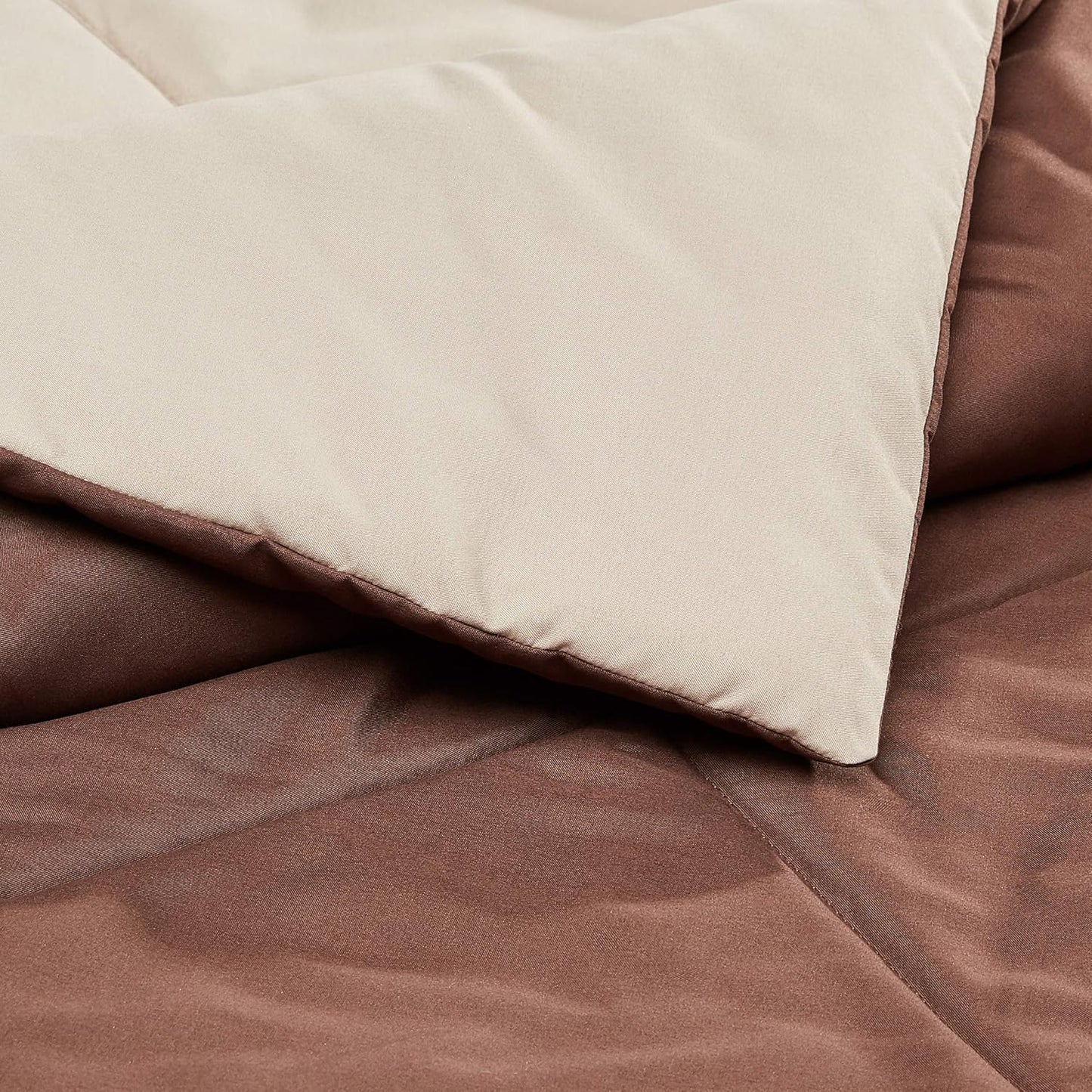 Amazon Basics Comforter Blanket Twin/Twin XL, Reversible Lightweight Microfiber All Season Blanket, Chocolate / Khaki