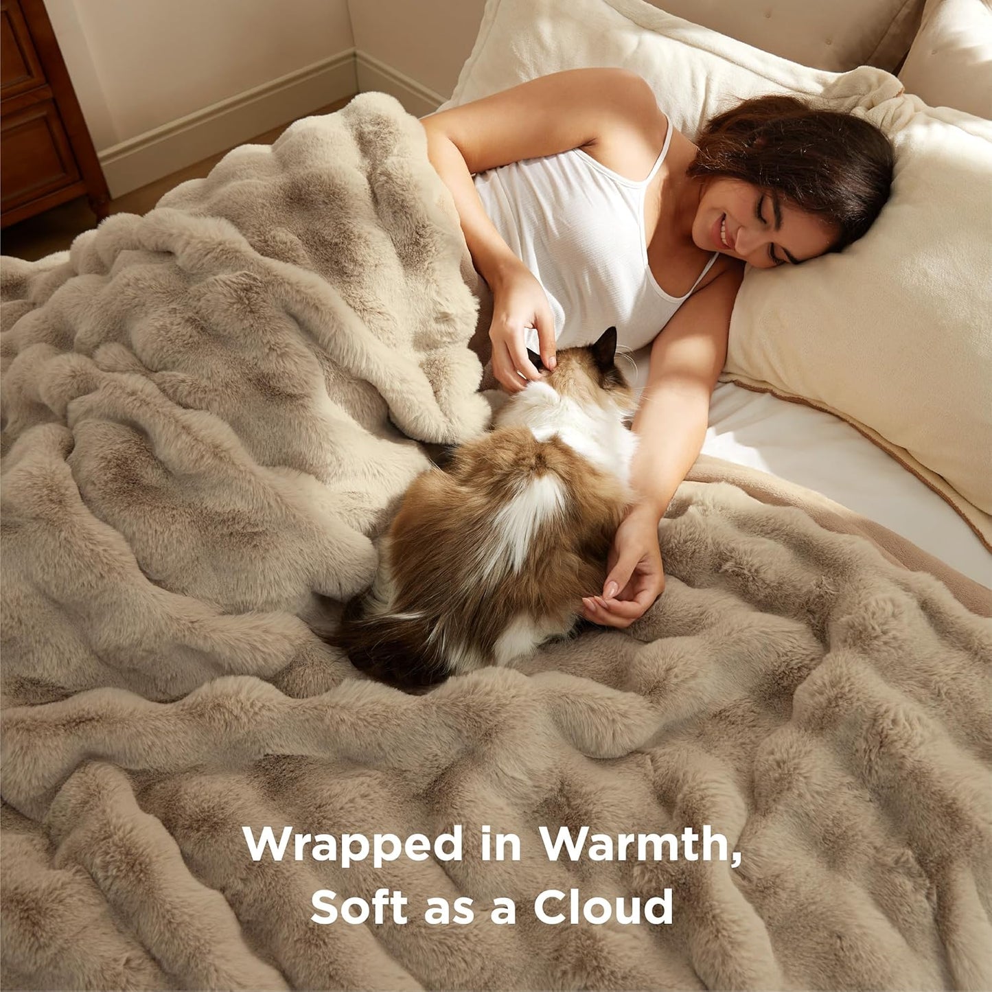 Bedsure GentleSoft Fluffy Faux Fur Blanket Twin Size, Fuzzy Soft Bubble Blanket for Couch, Faux Fur Decor for Home Living Room, Thick Furry Cozy Gifts for Women, Beige, 60x80 Inch