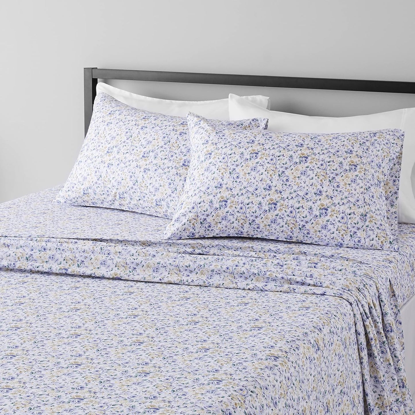 Amazon Basics Lightweight Super Soft, Breathable Easy Care Microfiber 4 Piece Bed Sheet Set with 14-Inch Deep Pockets - King, Blue Floral