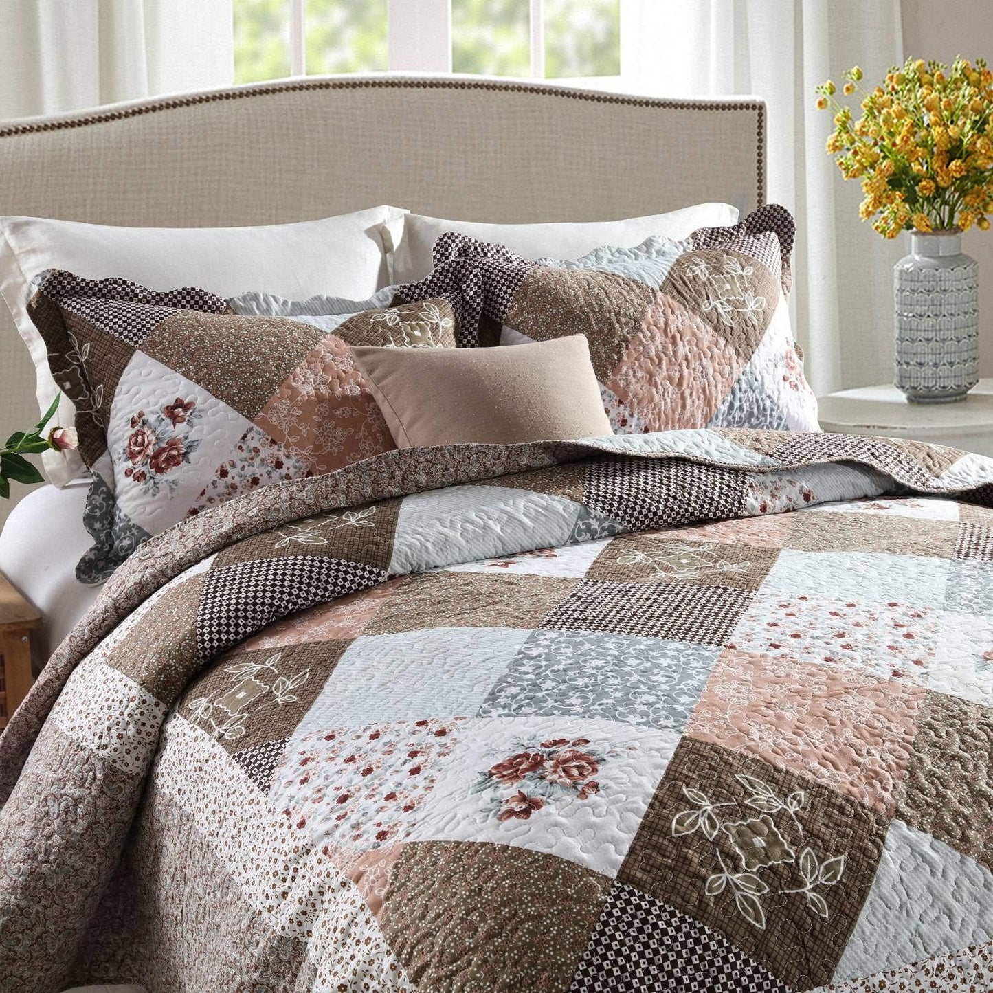 HoneiLife Qversized Queen Quilt - 106"x106" Quilt Sets 3-Piece, Microfiber Bedding Sets Queen Size, Rustic Bedspreads for All Season Use, Patchwork Coverlet for Queen Beds