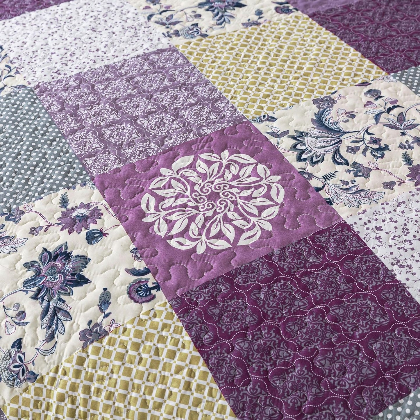 HoneiLife Quilt Set King Size - 3 Piece Microfiber Quilts Reversible Bedspreads Patchwork Coverlets Floral Bedding Set All Season Quilts- Late Spring,King