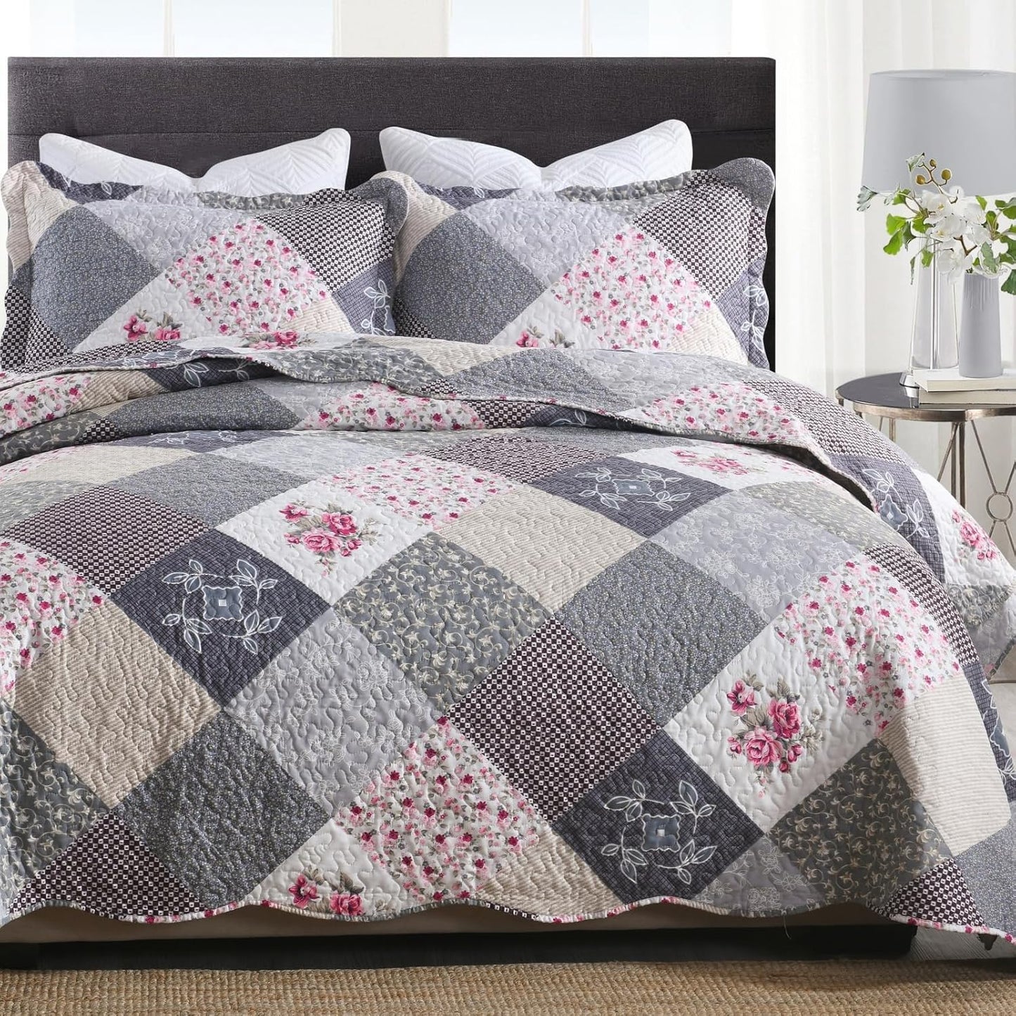 ENJOHOS Farmhouse Quilts King Size - King Quilt Set Grey Bedspread Reversible Patchwork Floral Coverlet Set, Microfiber Lightweight Country Quilts Bedding Set with 2 Pillow Shams（Grey Flower Plaid2）