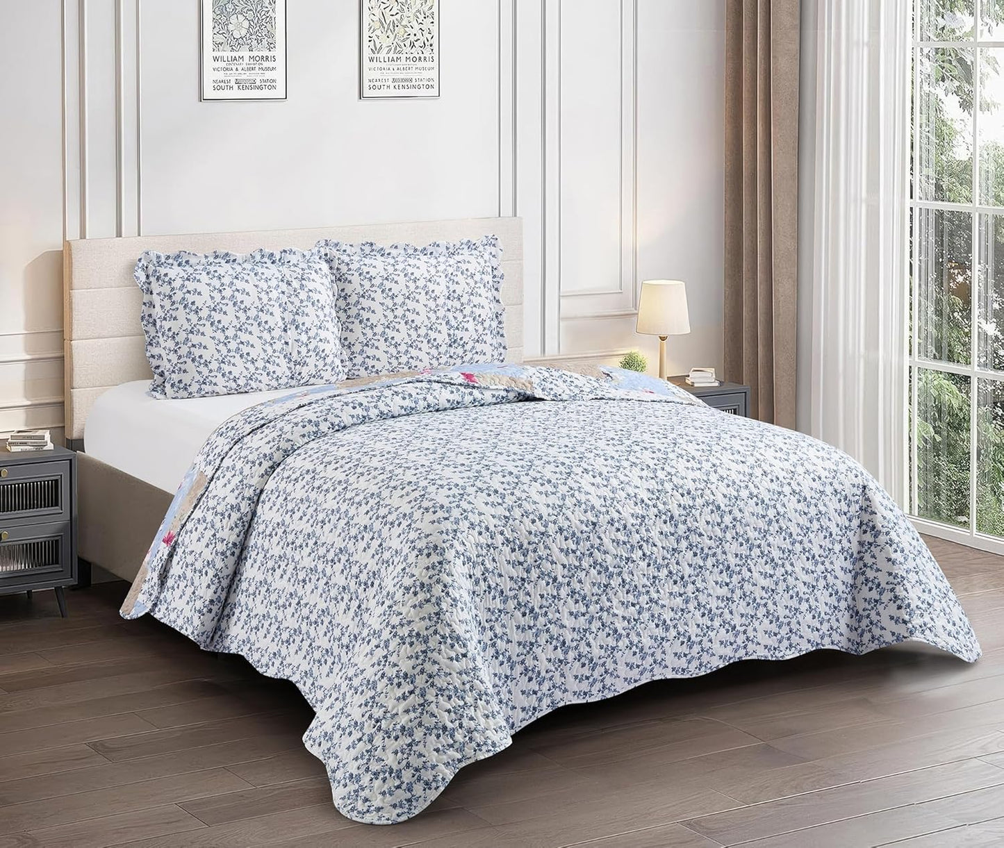 Brilliant Sunshine Pink and Blue Roses Toile Quilt Set, 3-Piece Bedding Sets, Lively Patchwork Design, Washable, Reversible Bedspread, Soft Lightweight Coverlet, All-Season, Full/Queen, Blue Natural