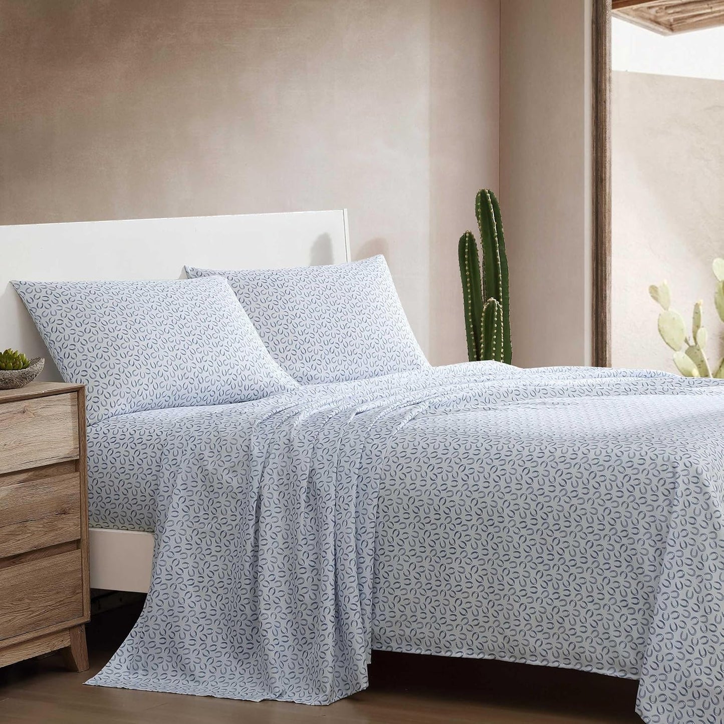 Wrangler - King Sheet Set, Super Soft & Cozy Bedding with Matching Sham(s), Casual Luxurious Bedding Set, Yellowstone Inspired, Oeko-Tex Certified (Horseshoe Blue, King)