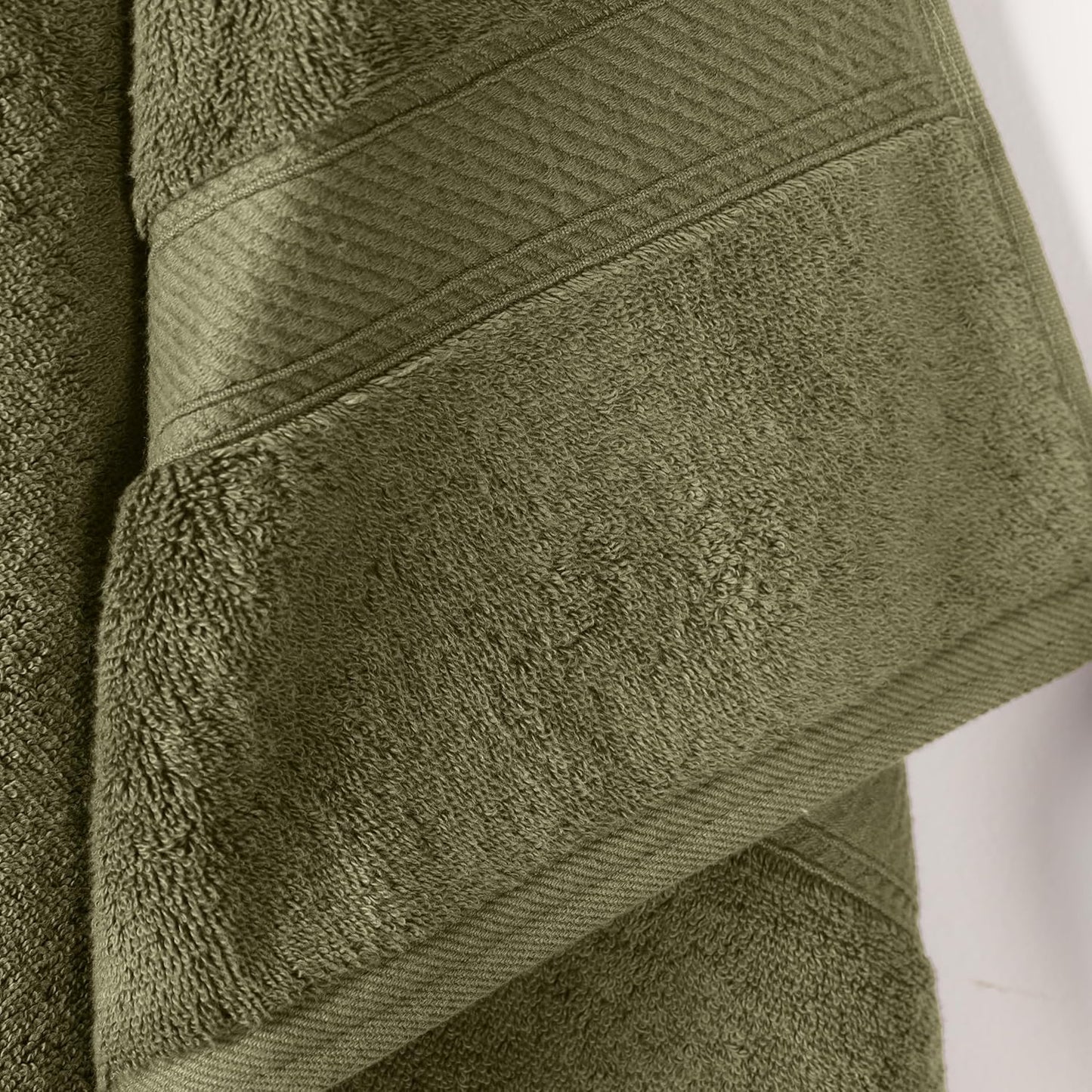 Superior Egyptian Cotton Pile Bath Towel Set of 2, Ultra Soft Luxury Towels, Thick Plush Essentials, Absorbent Heavyweight, Guest Bath, Hotel, Spa, Home Bathroom, Shower Basics, Forest Green