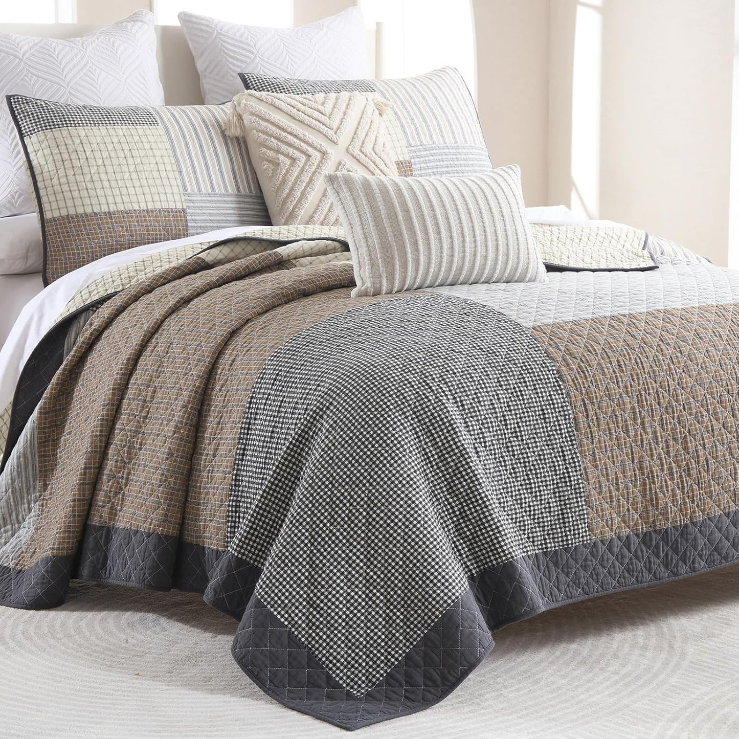 Real-Patchwork Plaid Queen Quilt - 100% Cotton Farmhouse Beige Brown Gray Queen Size Quilts Bedspread, Lightweight Reversible Quilted Coverlet Bedding Set for All Season, 3-Piece(98"x90")