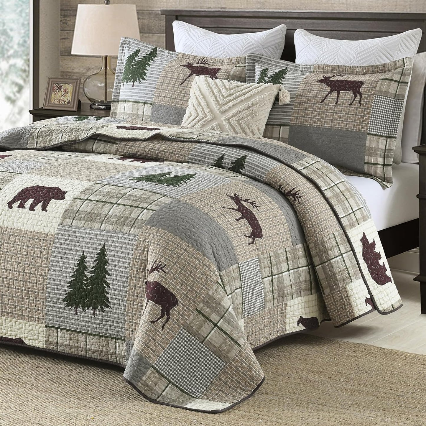 Quilt for King Bed - 100% Cotton Farmhouse Patchwork Plaid Cabin King Size Quilt Bedding Set, Brown Gray Green Animal Bear Deer Tree Lightweight Bedspread, 3-Piece for All Season (98"x106")